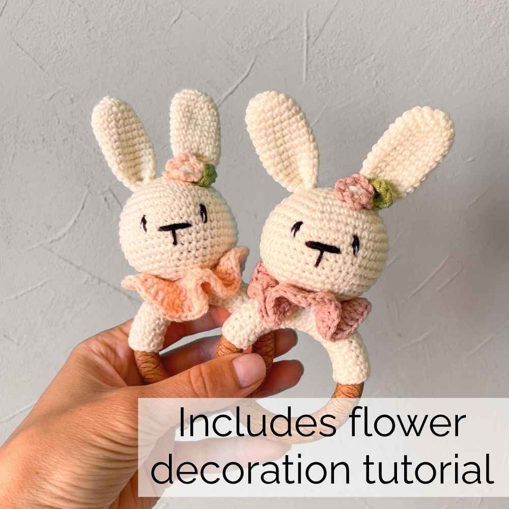 Amigurumi bunny crochet rattle with flower decoration tutorial