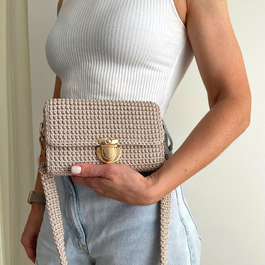 Crochet crossbody bag pattern