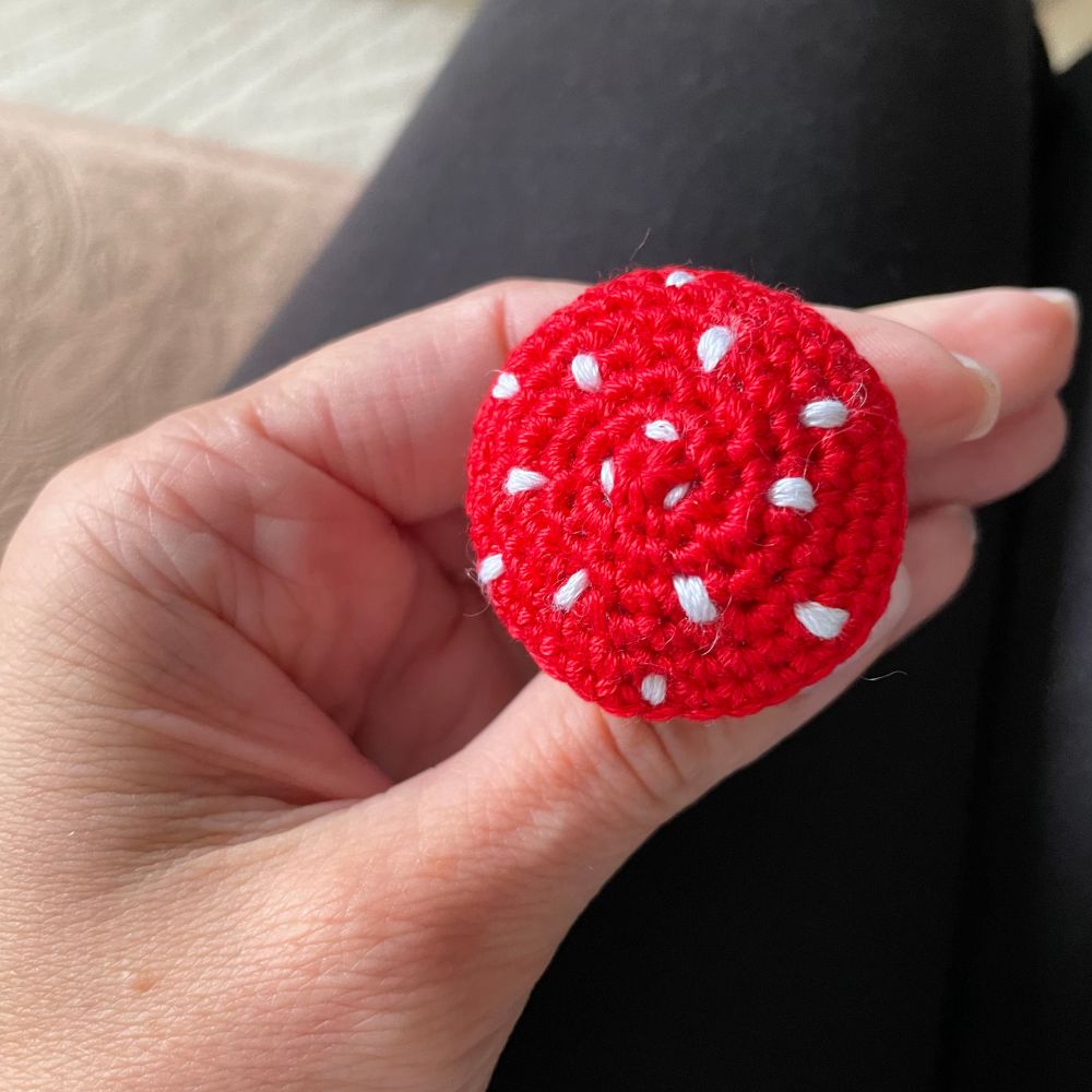 Mushroom keychain amigurumi crochet pattern