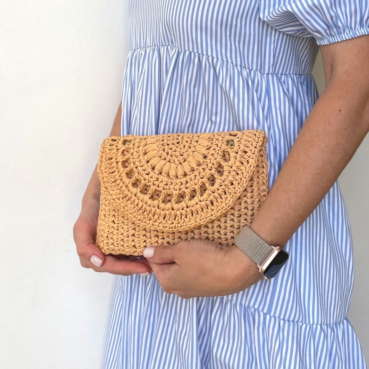 Easy crochet clutch bag pattern, raffia purse