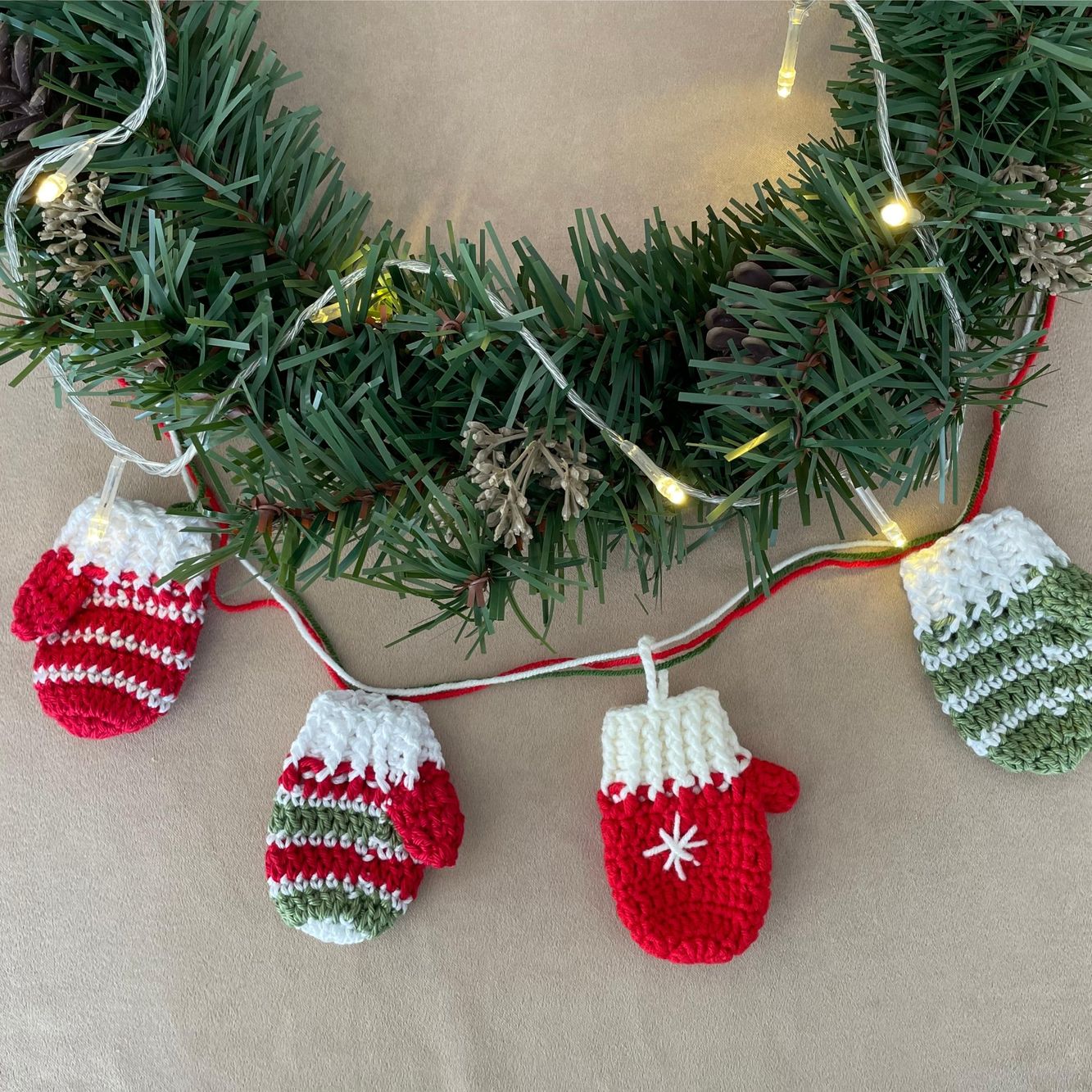 Crochet Christmas decorations patterns, mini socks, mittens