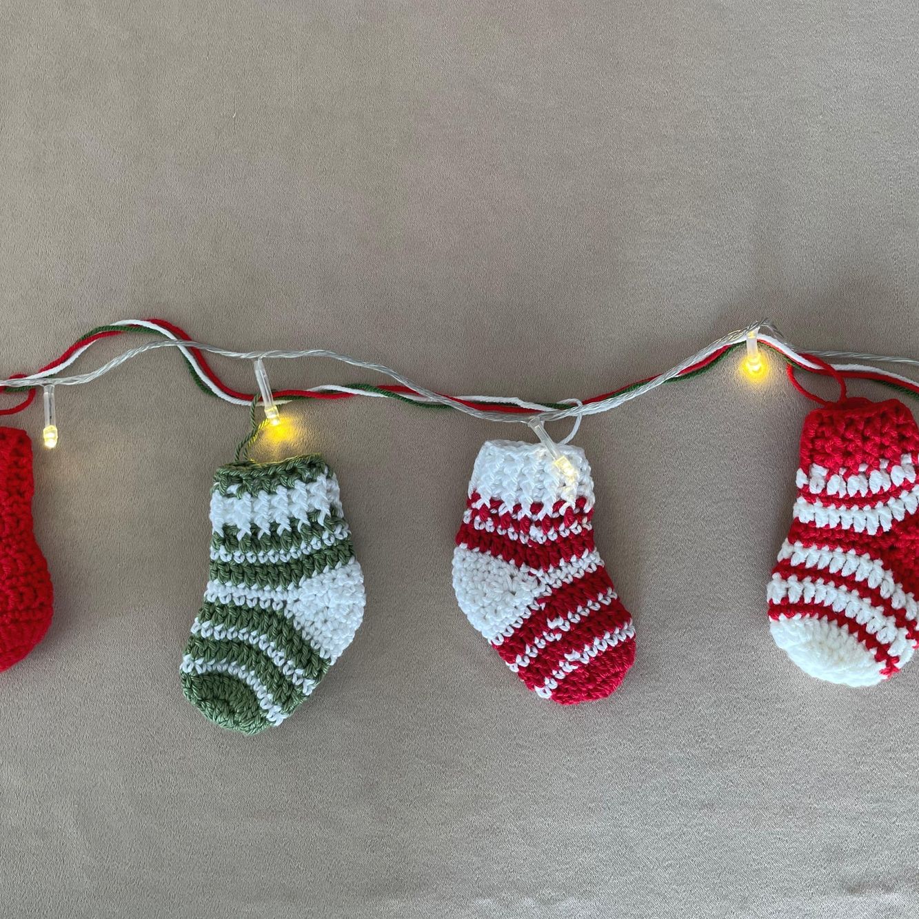 Crochet Christmas decorations patterns, mini socks, mittens