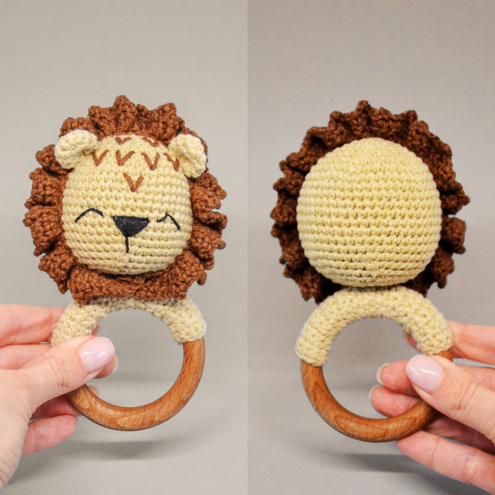 Lion baby rattle crochet pattern