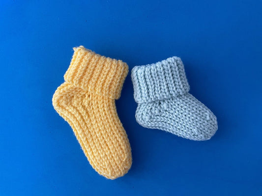 Easy Baby Socks crochet pattern