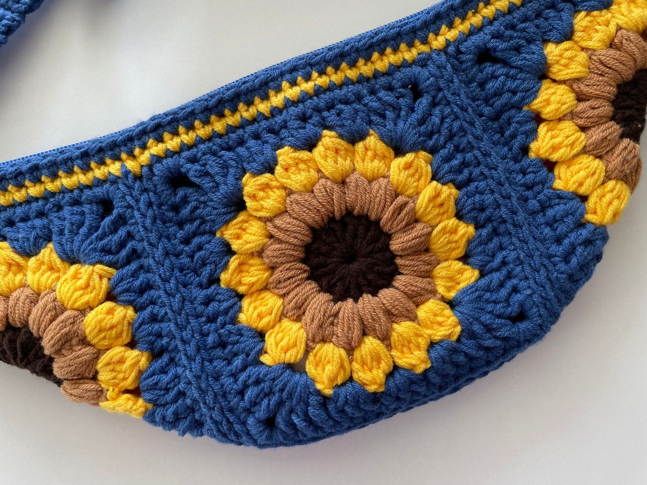 Sunflower sling bag crochet pattern