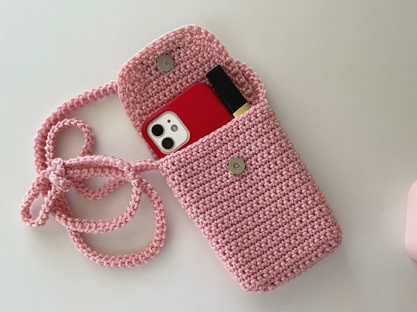 Crochet cell phone pouch