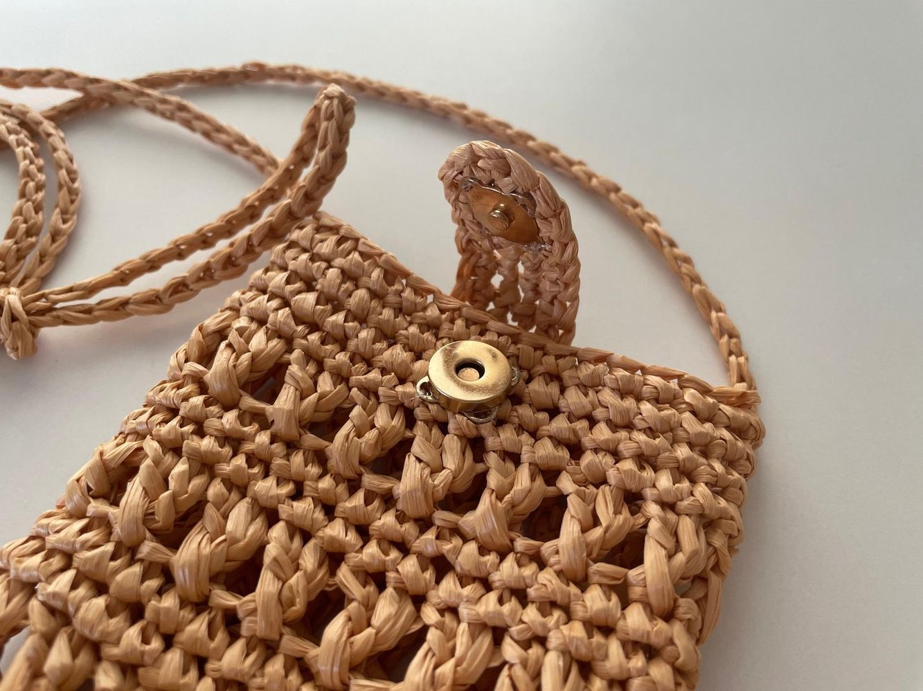 Crochet raffia crossbody bag pattern, mobile phone sleeve