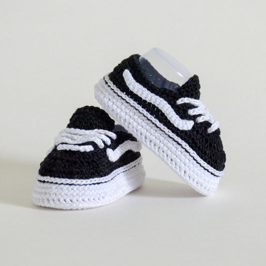 Crochet pattern baby girl boy sneakers