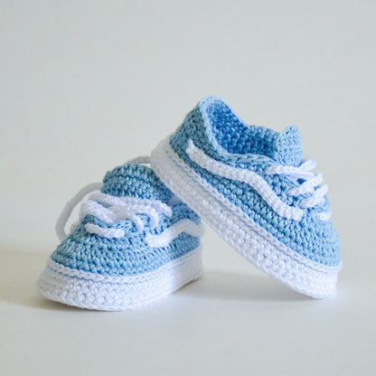 Blue crochet baby sneakers with white sole — DIY baby booties PDF pattern and tutorial