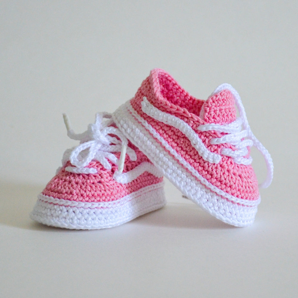 Pink and white crochet baby sneakers — handmade baby shoes pattern for girls