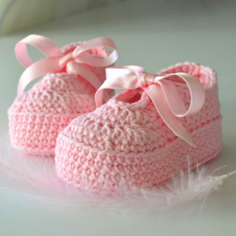 Crochet baby girl shoes pattern PDF