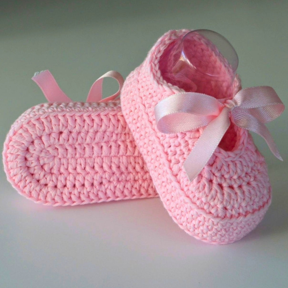 Crochet baby girl shoes pattern PDF