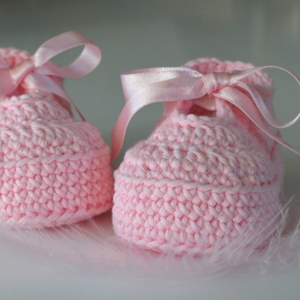 Crochet baby girl shoes pattern PDF