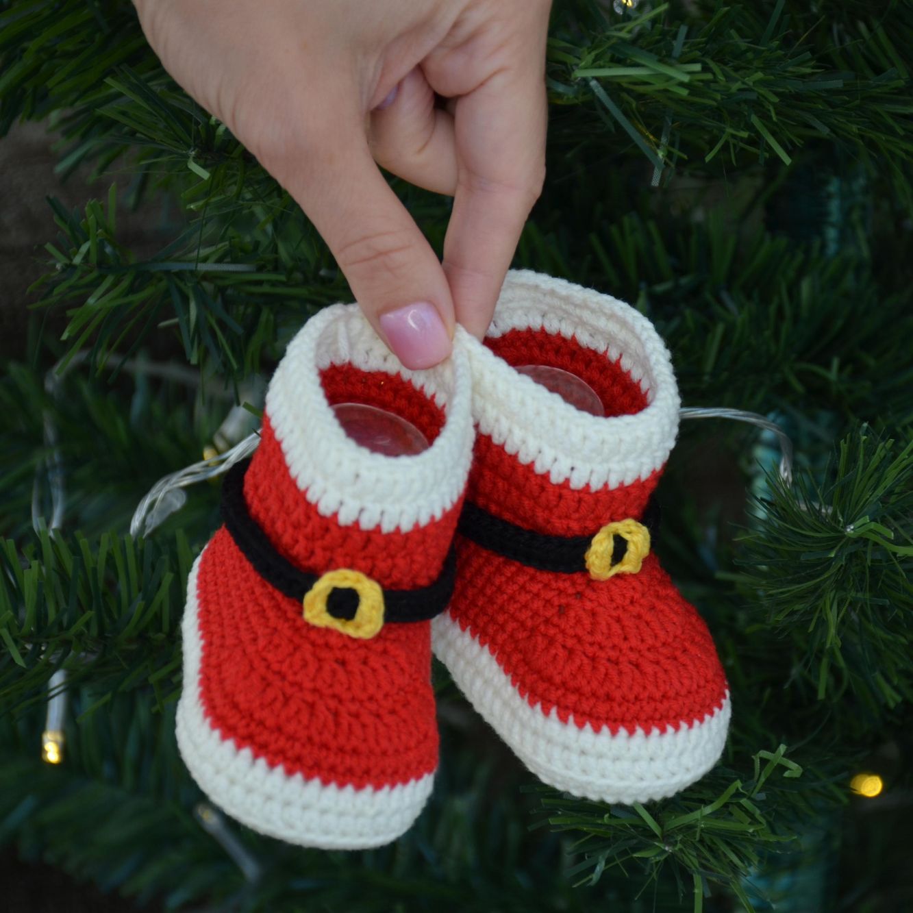 Christmas baby booties crochet pattern