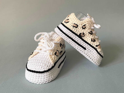 Crochet pattern baby shoes booties sneakers 0-3 months leopard print #B1