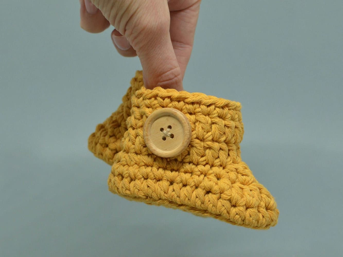 Cute baby booties crochet pattern for beginners