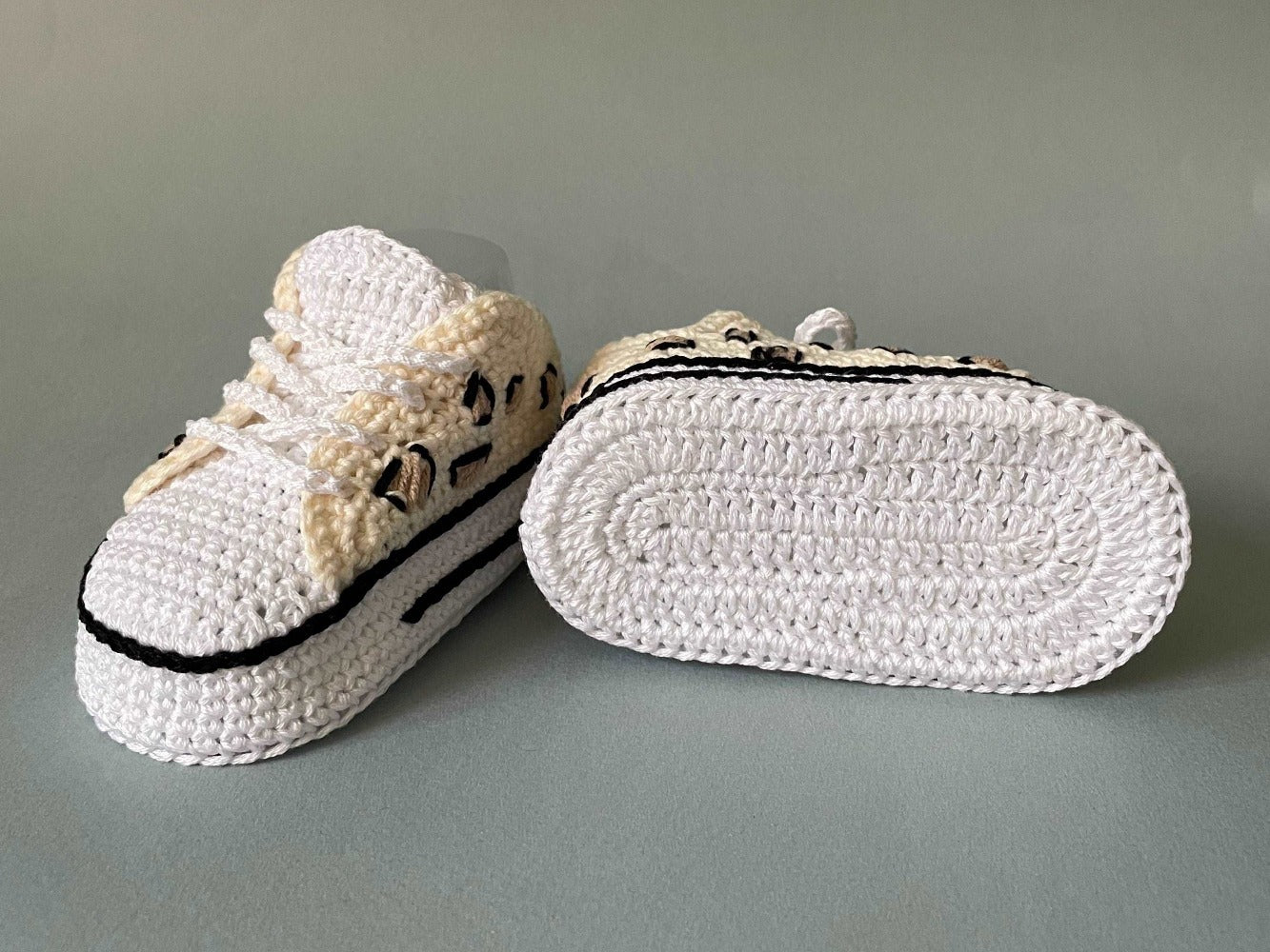 Crochet pattern baby shoes booties sneakers 0-3 months leopard print #B1