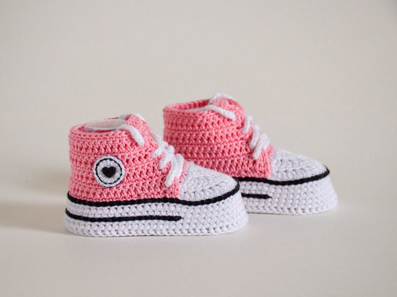 Baby high top sneakers crochet pattern converse-inspired